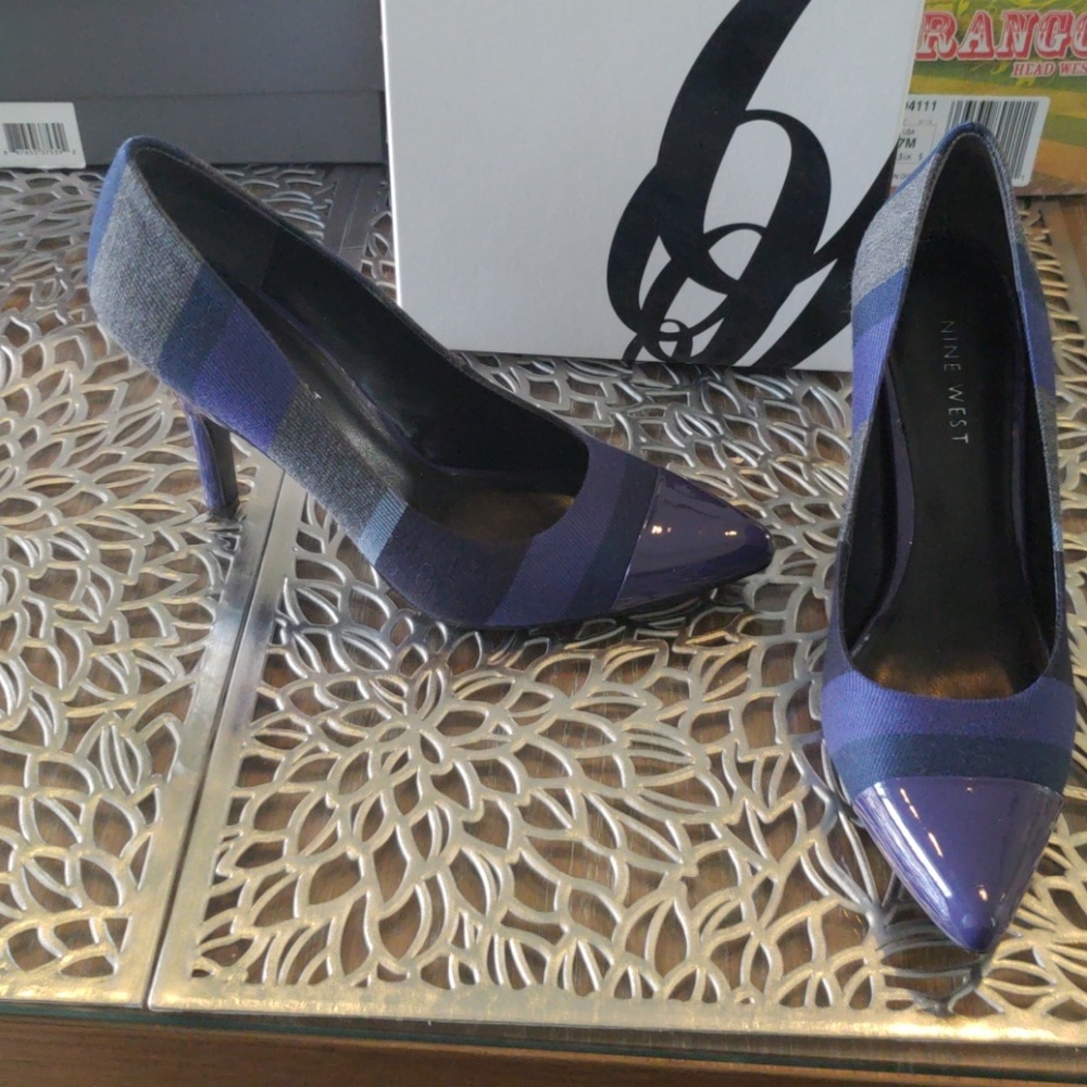 Pointed toe heel